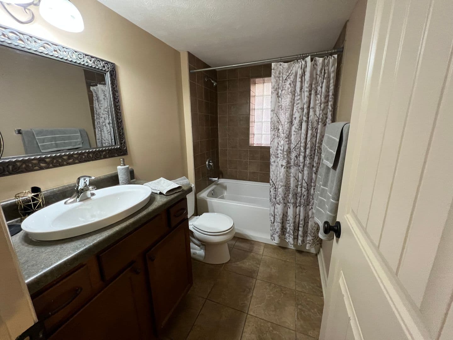 Omaha Apartment: 601-617 S. 31st Avenue