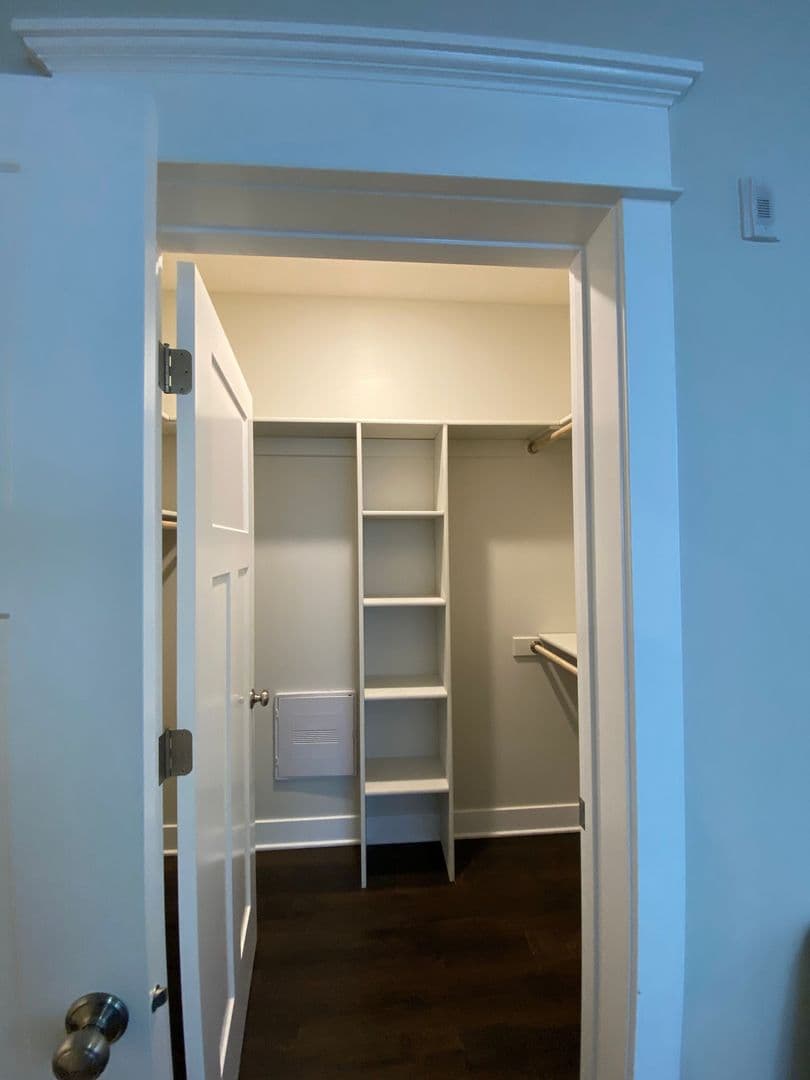 Omaha Apartment: 13108 Lincoln Road