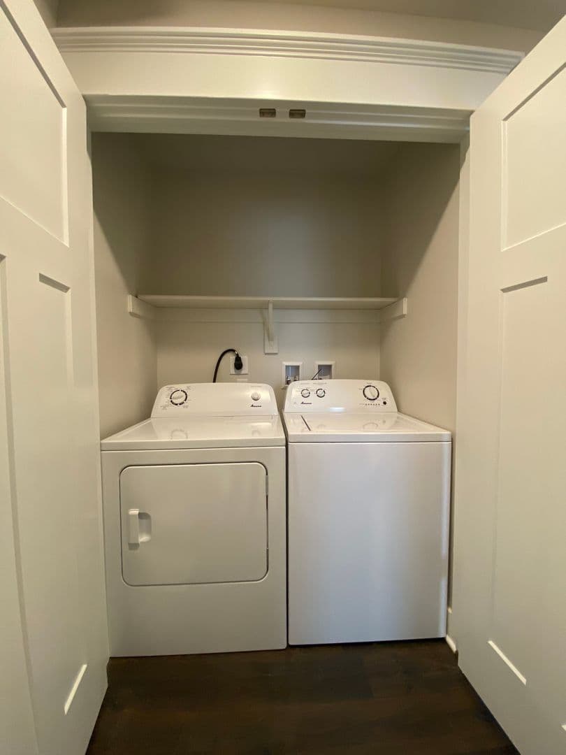 Omaha Apartment: 13041 Cornhusker Road