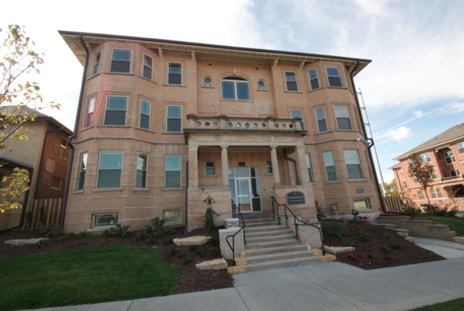 Omaha Apartment: 804 Park Avenue