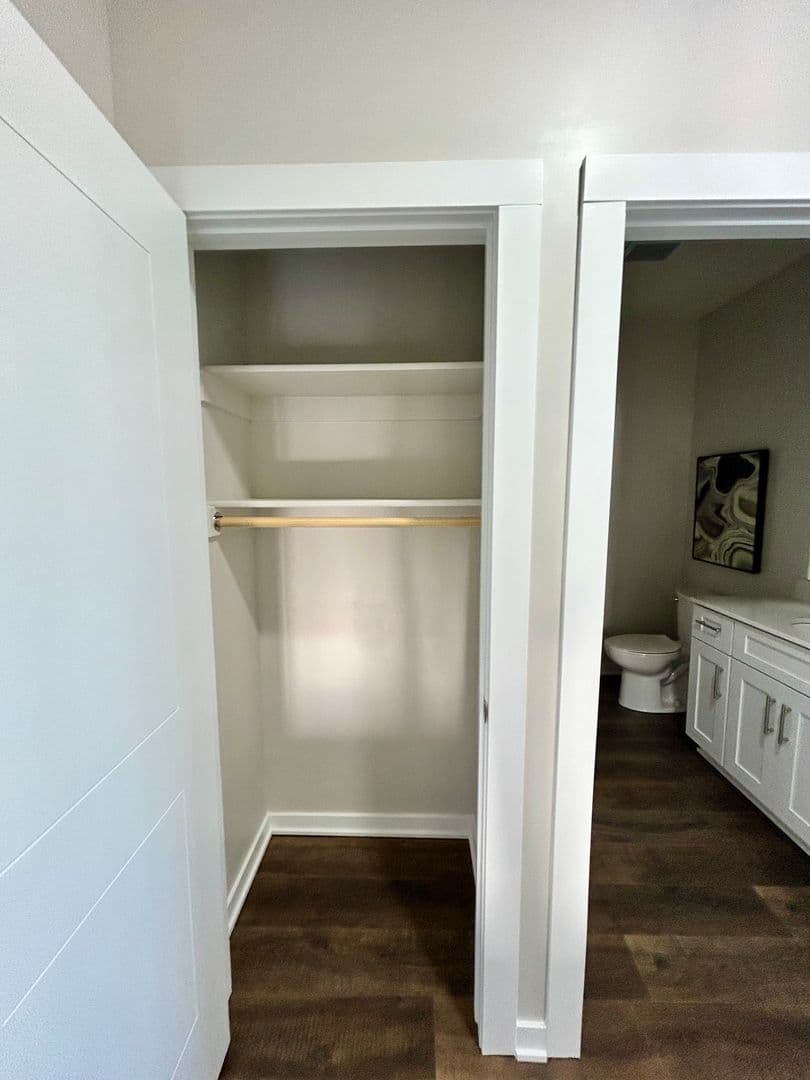 Omaha Apartment: 13041 Cornhusker Road