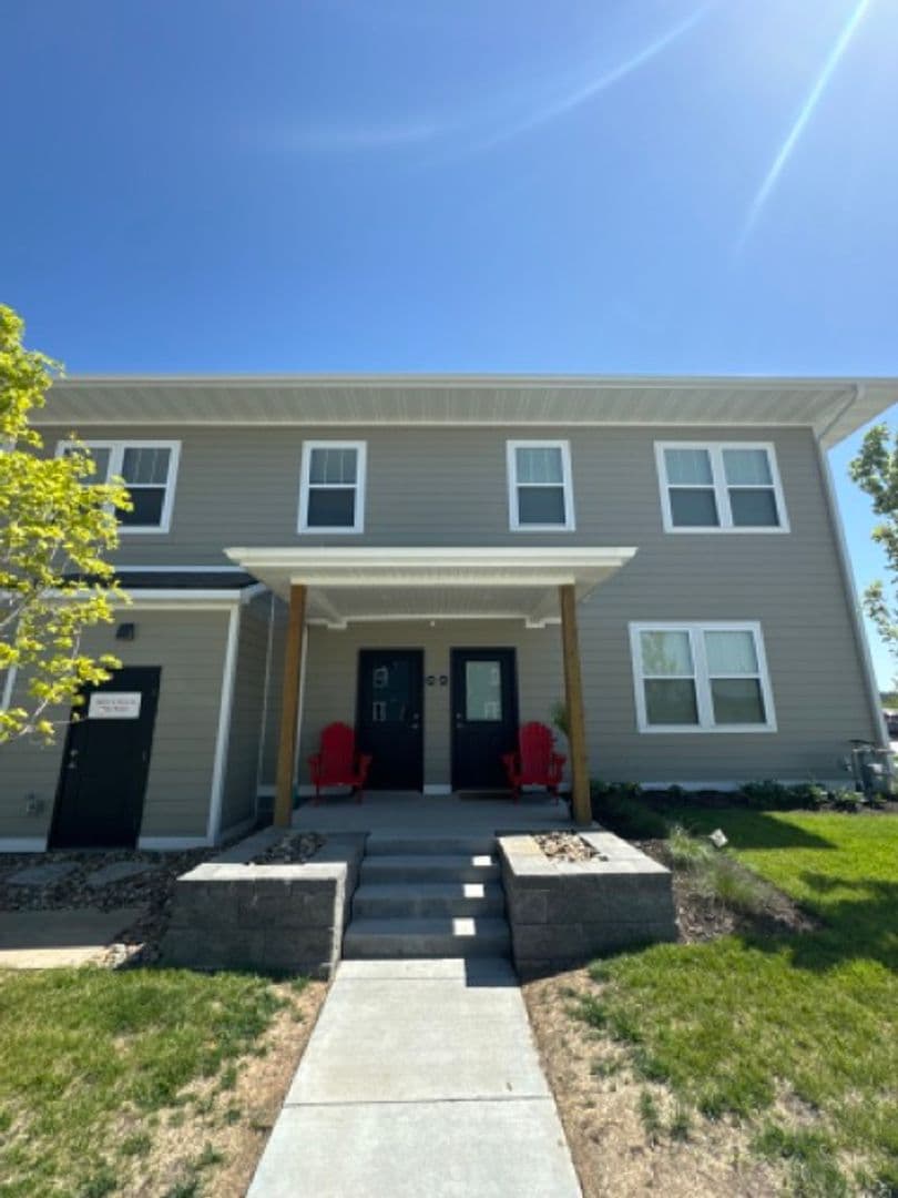 Omaha Apartment: 13041 Cornhusker Road