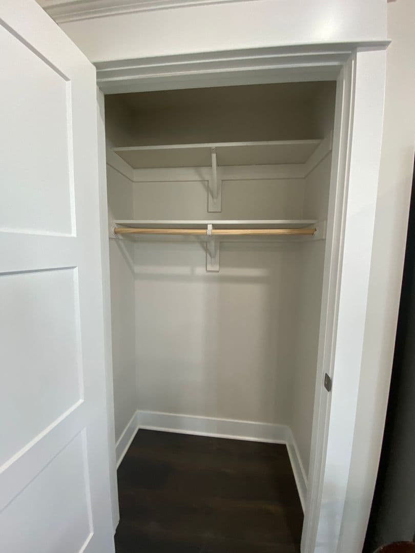 Omaha Apartment: 13108 Lincoln Road