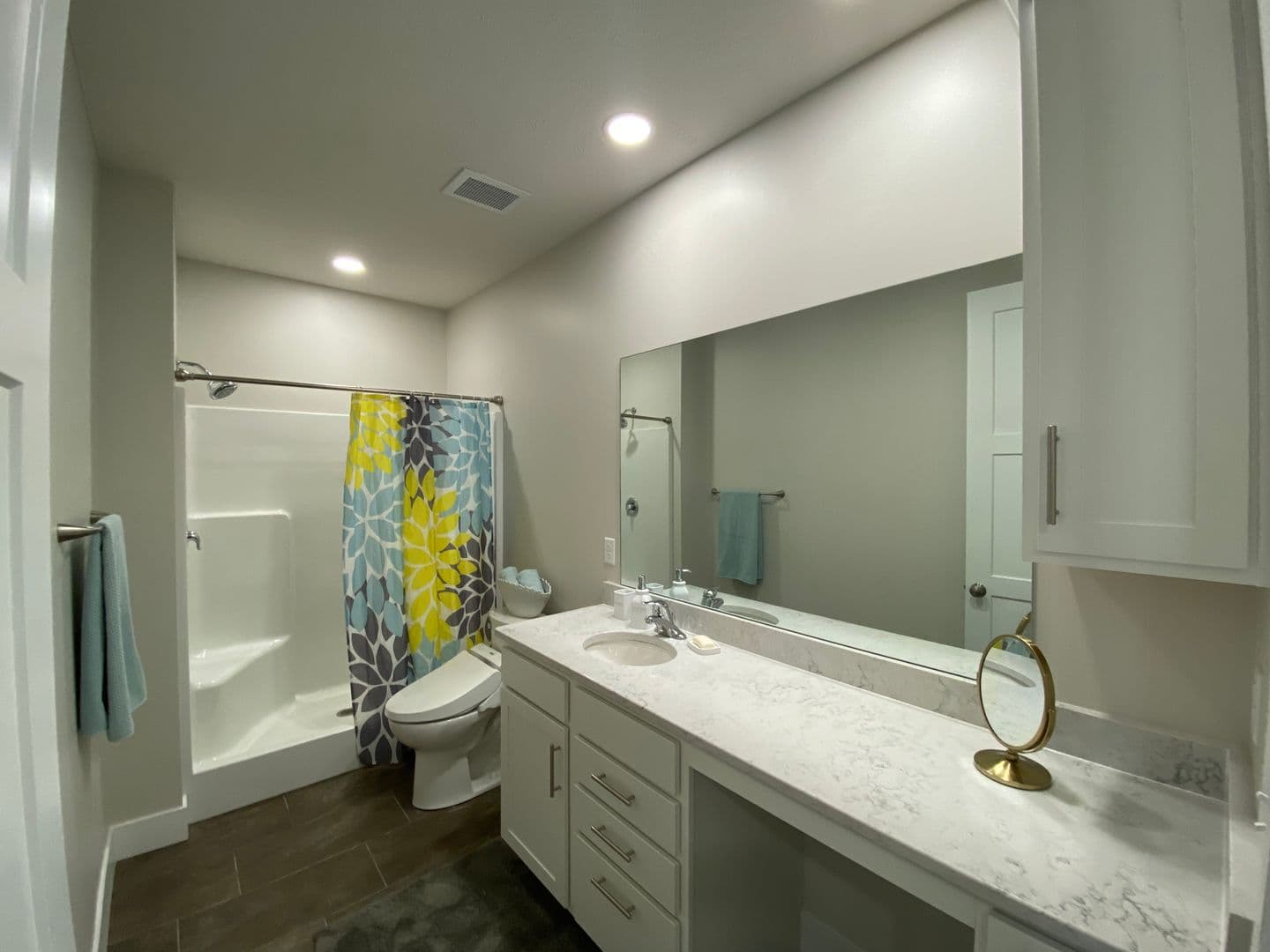 Omaha Apartment: 13108 Lincoln Road