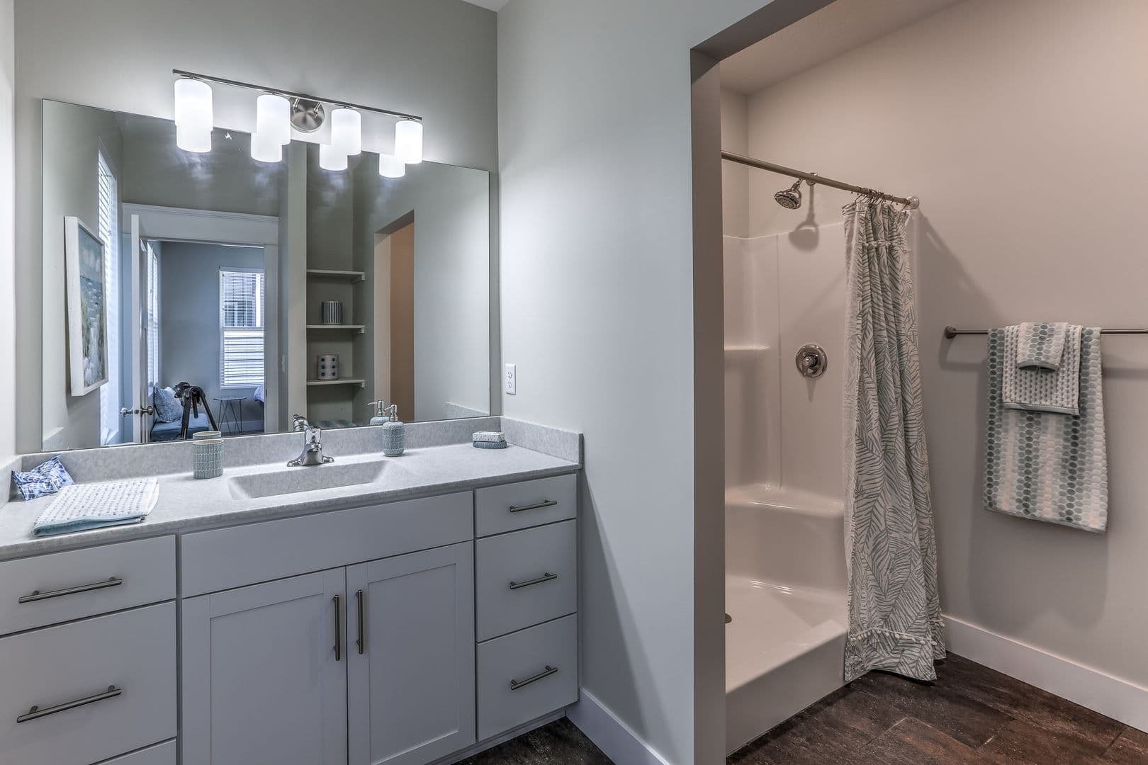 Elkhorn Apartment: 6108 Coventry Drive 102