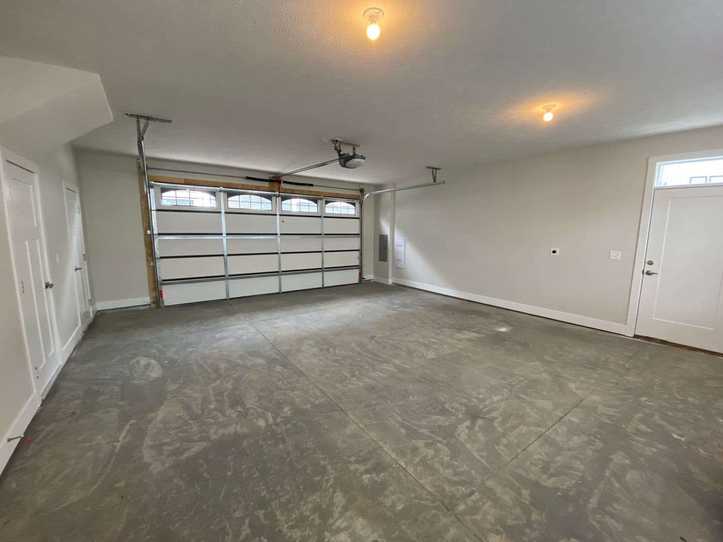 Omaha Apartment: 13041 Cornhusker Road