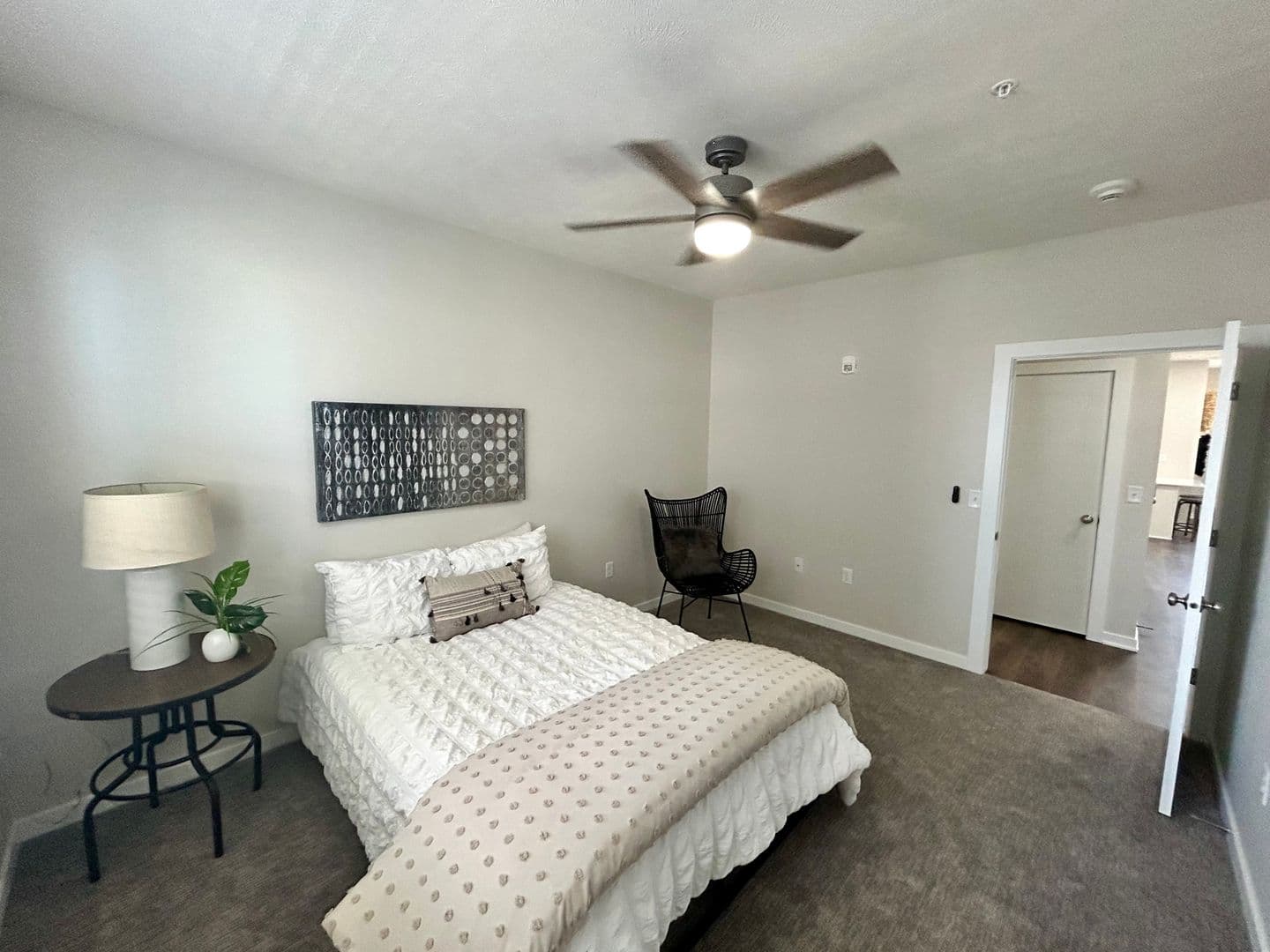 Omaha Apartment: 13041 Cornhusker Road