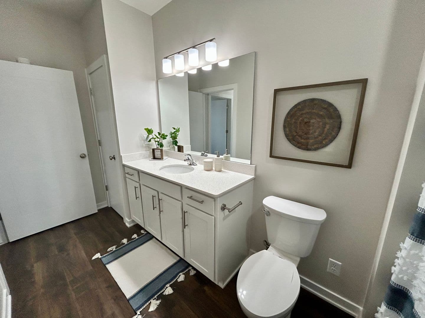 Omaha Apartment: 13041 Cornhusker Road