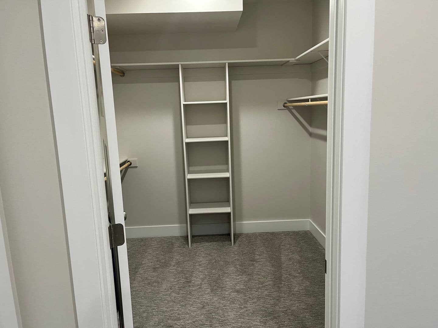 Omaha Apartment: 13108 Lincoln Road