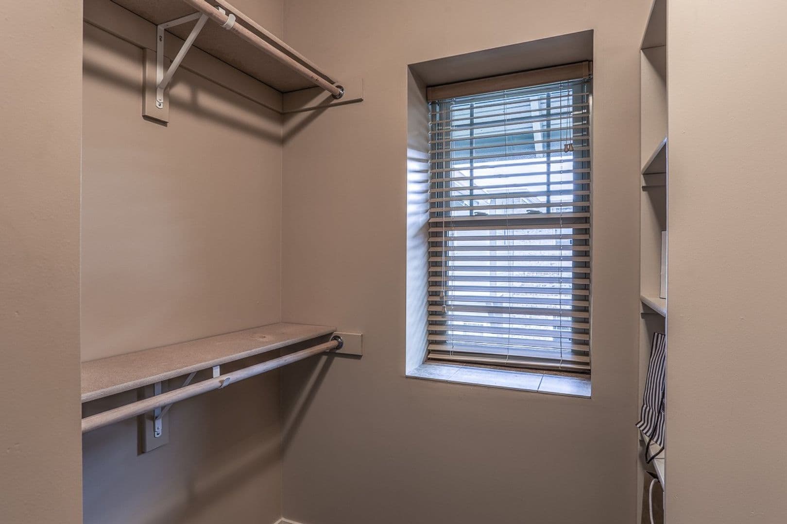 Omaha Apartment: 806 Park Avenue