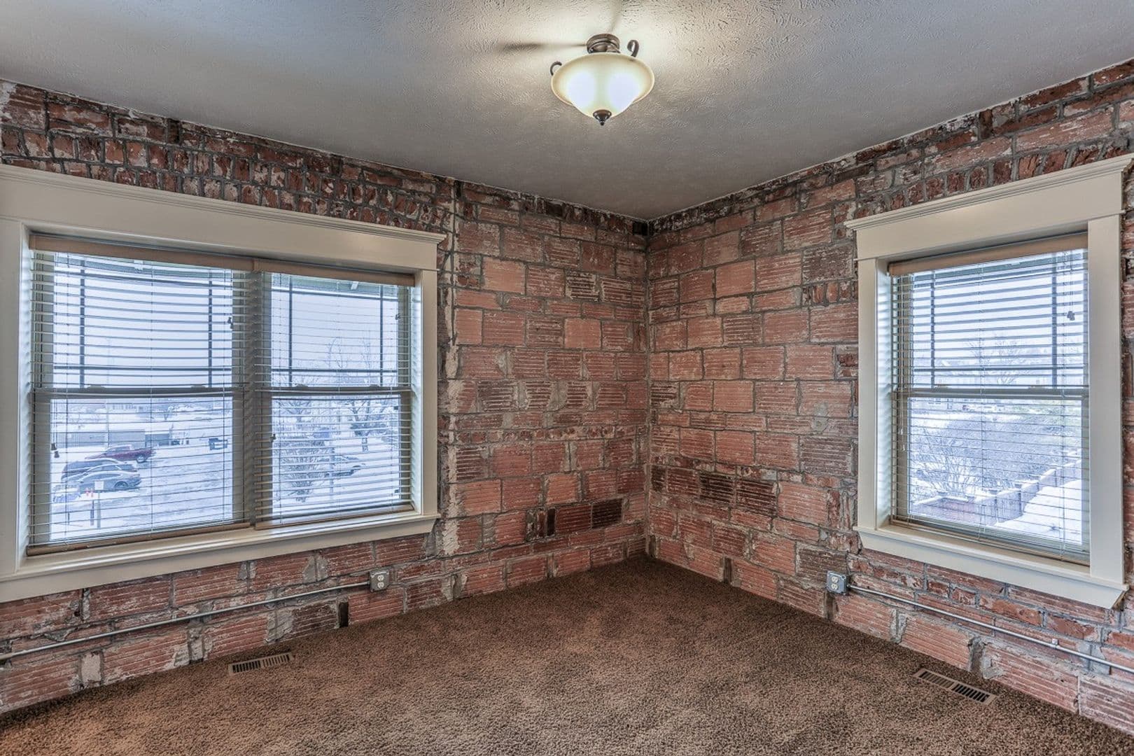 Omaha Apartment: 806 Park Avenue