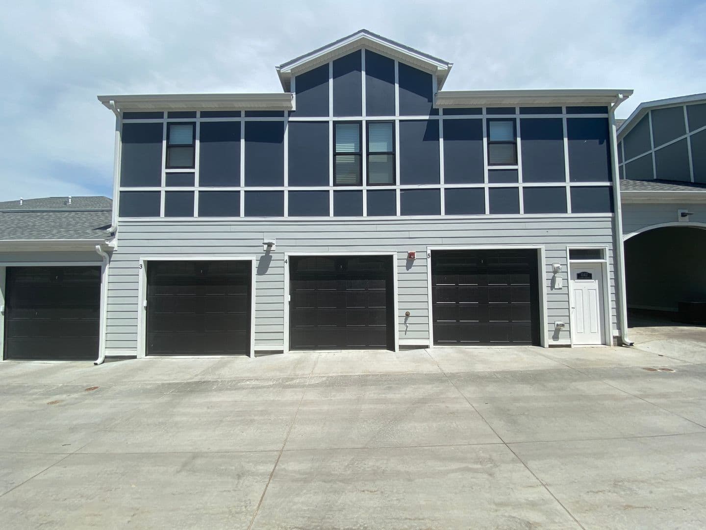 Omaha Apartment: 13178 Lincoln Road