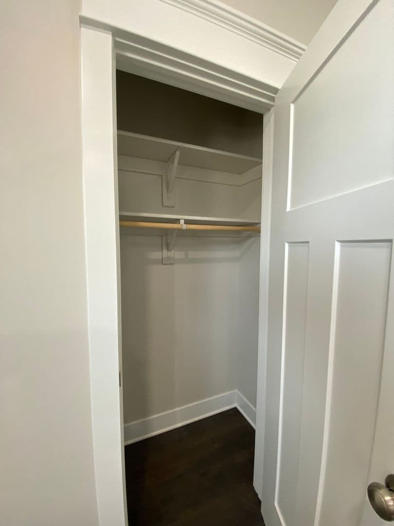 Omaha Apartment: 13041 Cornhusker Road
