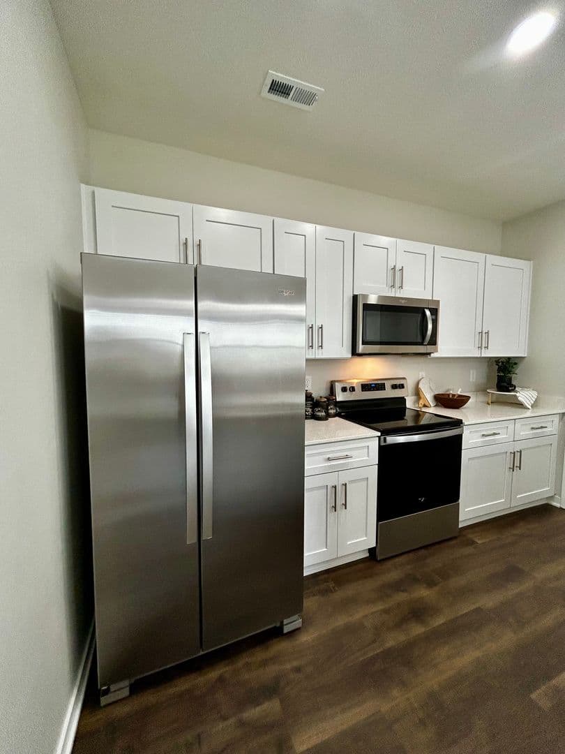 Omaha Apartment: 13041 Cornhusker Road