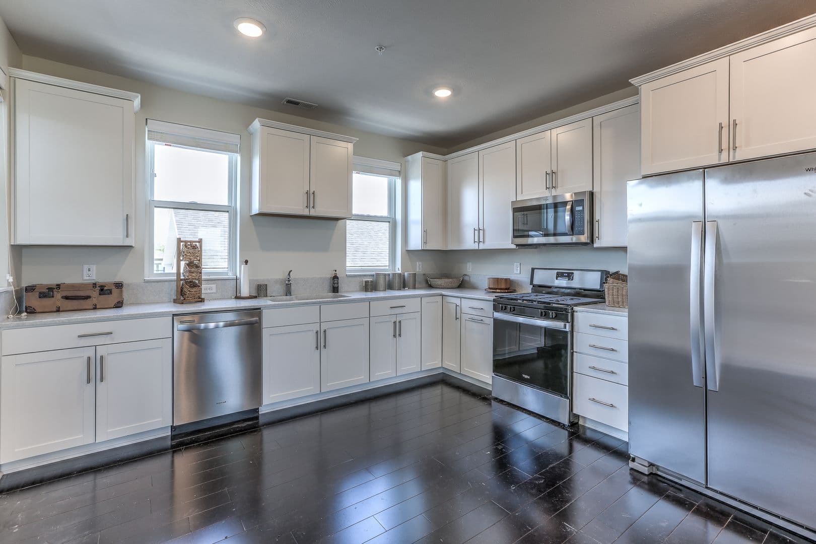 Omaha Apartment: 13178 Lincoln Road