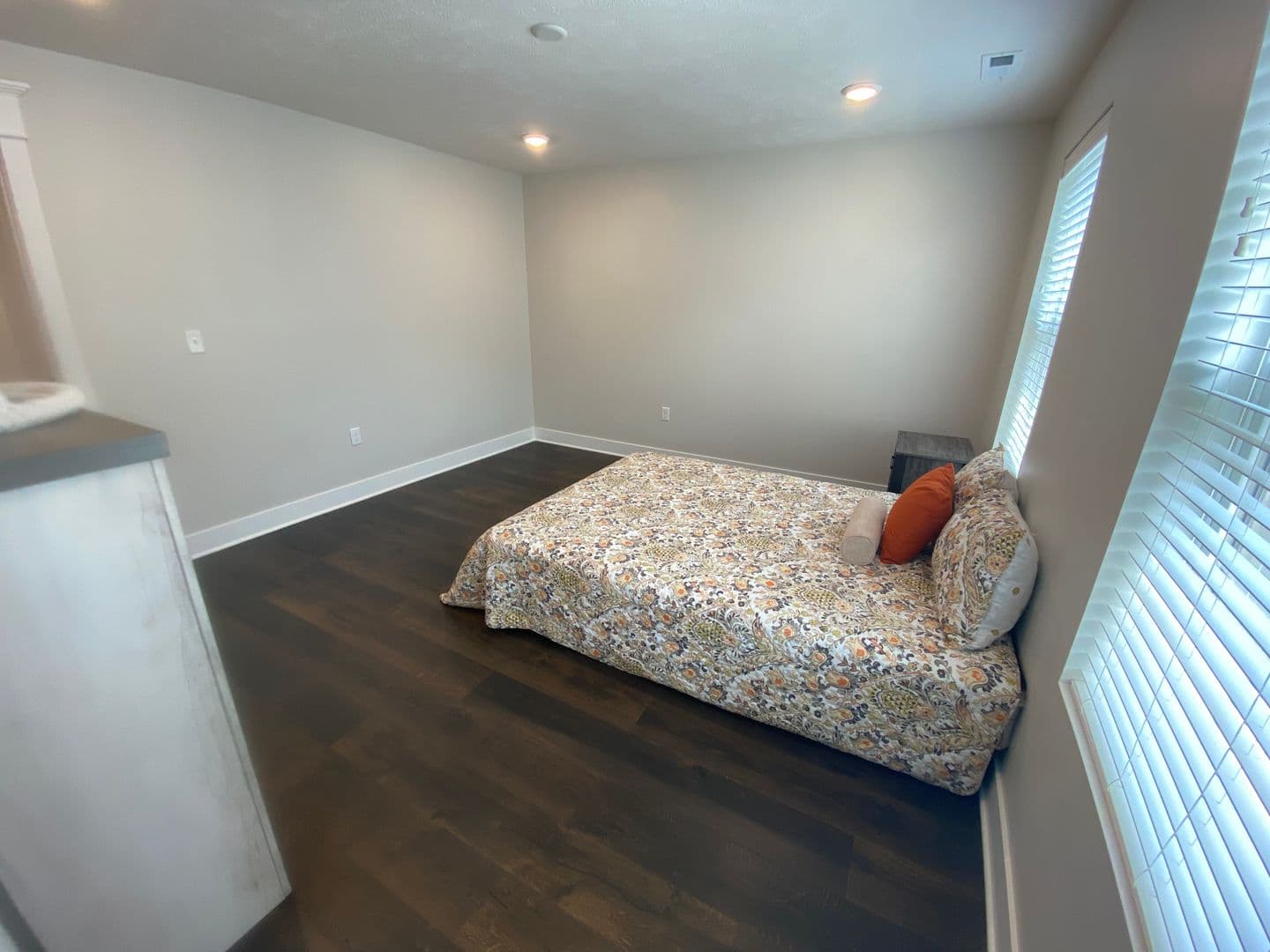 Omaha Apartment: 13041 Cornhusker Road
