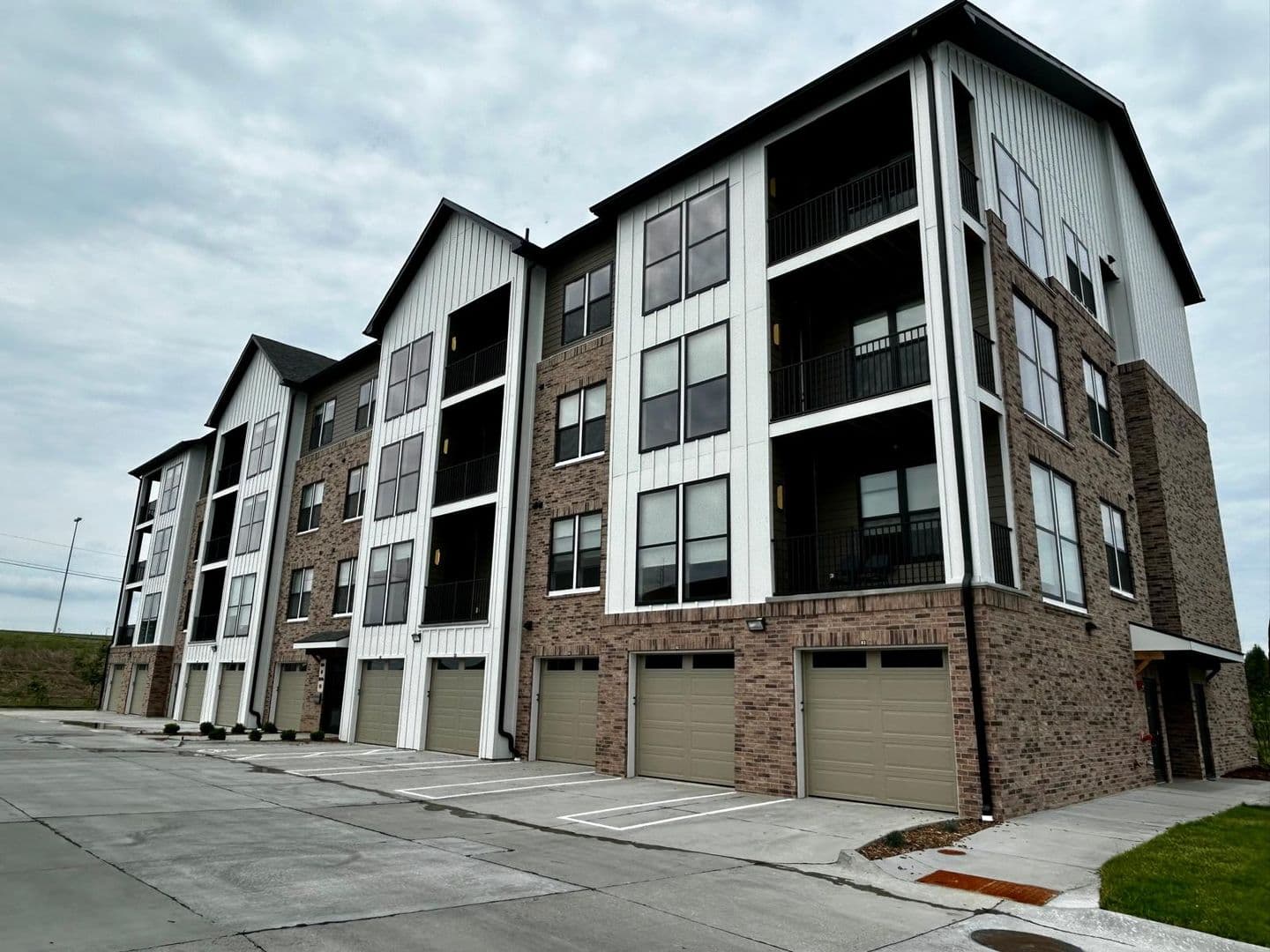 Omaha Apartment: 501 N 186th Plaza, 502 N 186th Plaza, 504 N 187th Court,