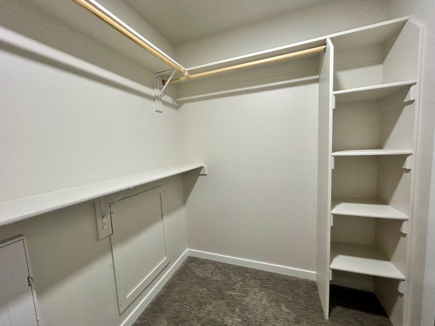 Omaha Apartment: 13041 Cornhusker Road