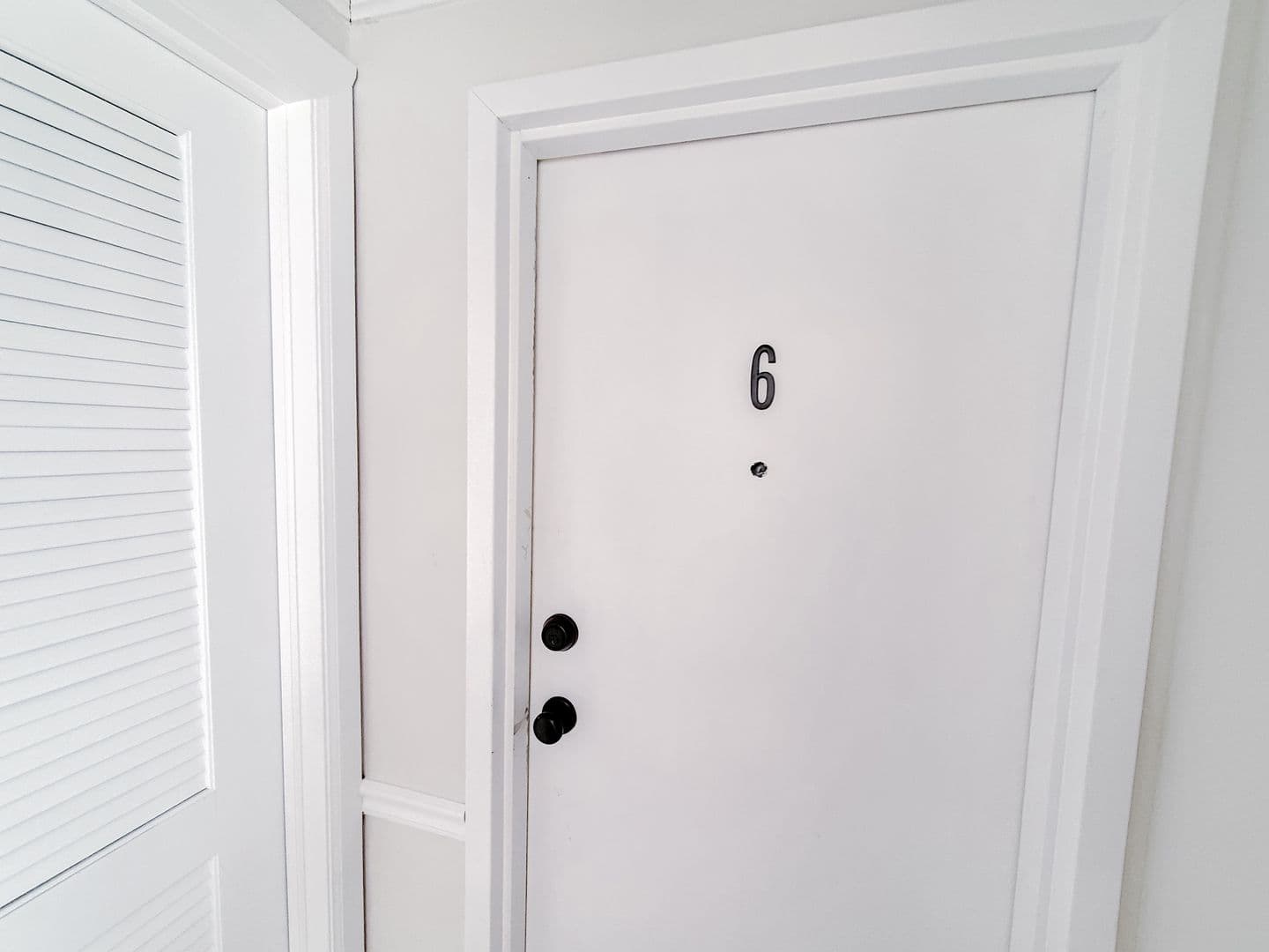 Omaha Apartment: 814 S. 38th Street