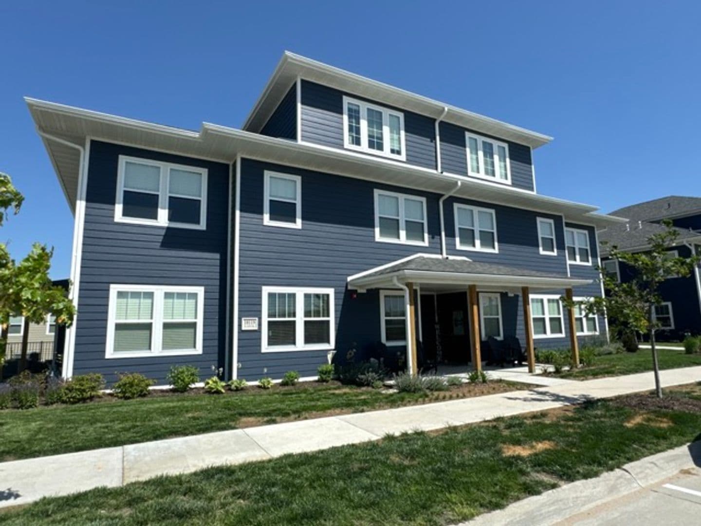 Omaha Apartment: 13041 Cornhusker Road