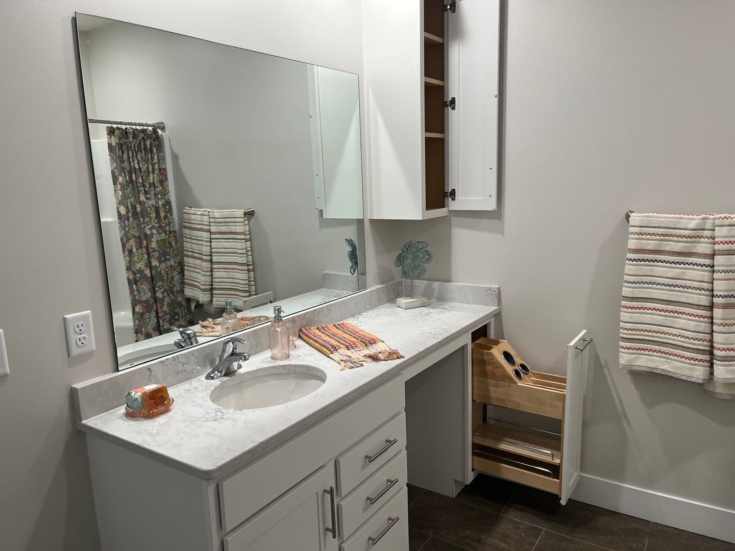 Omaha Apartment: 13108 Lincoln Road