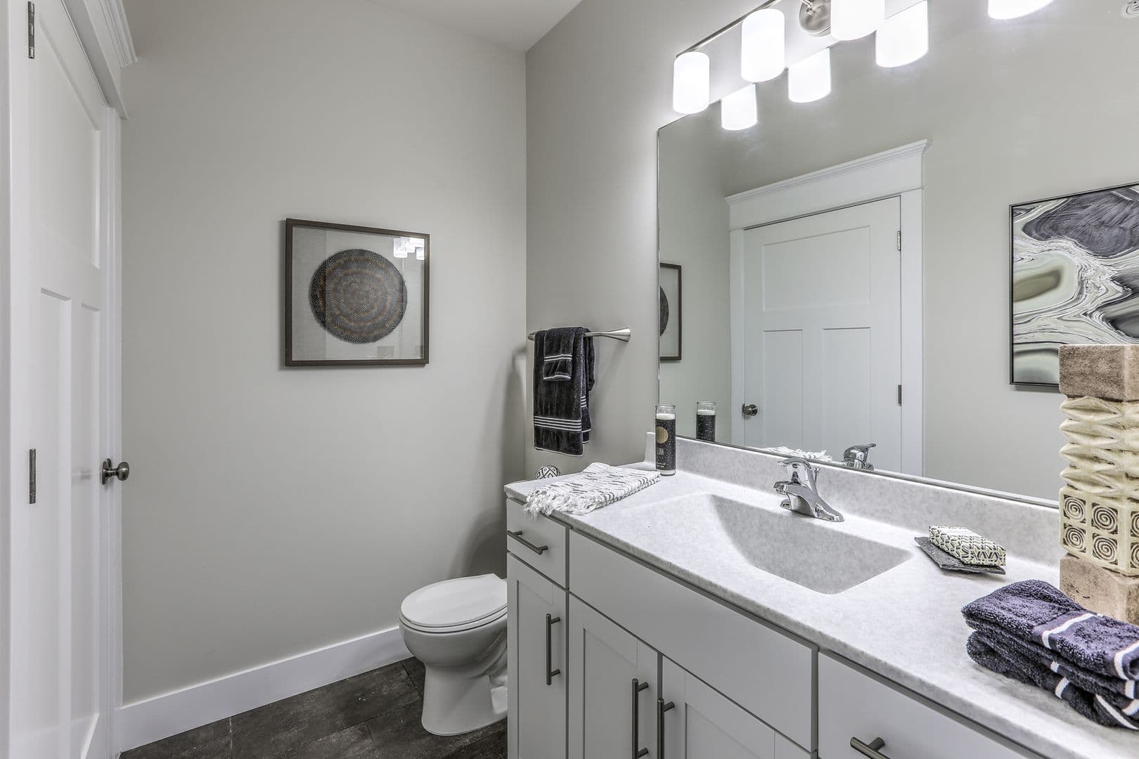 Omaha Apartment: 13178 Lincoln Road
