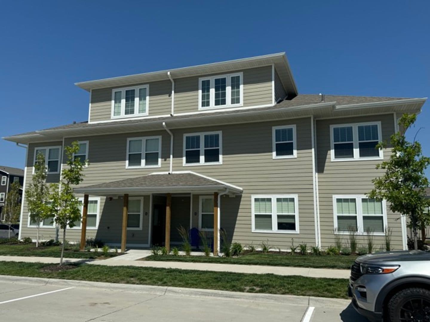 Omaha Apartment: 13041 Cornhusker Road