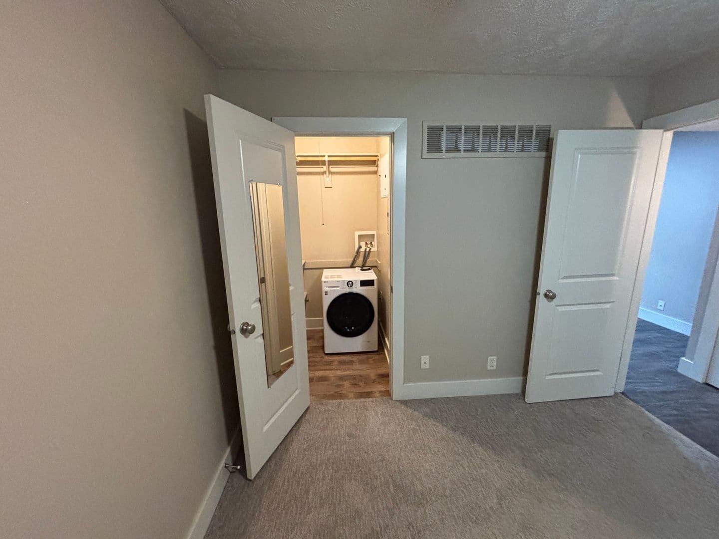 Omaha Apartment: 511 S. 31st Street