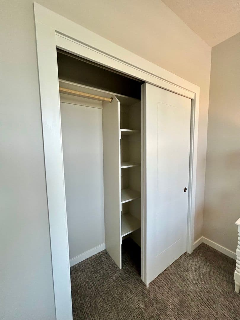 Omaha Apartment: 13041 Cornhusker Road