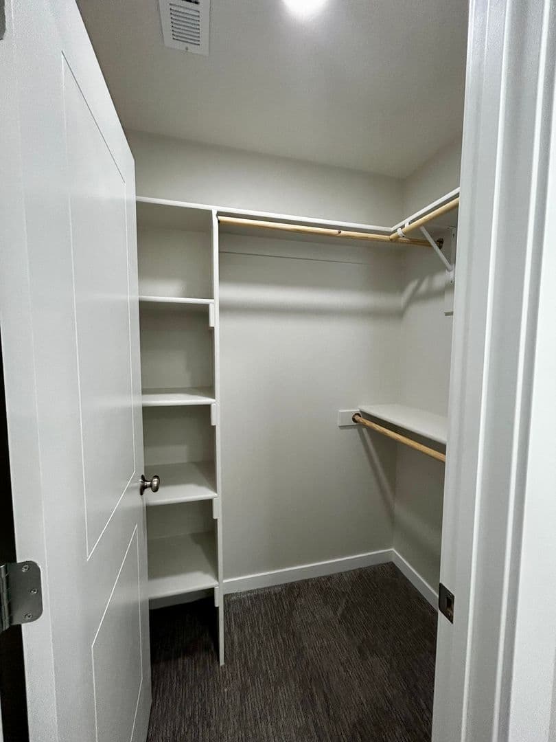 Omaha Apartment: 13041 Cornhusker Road