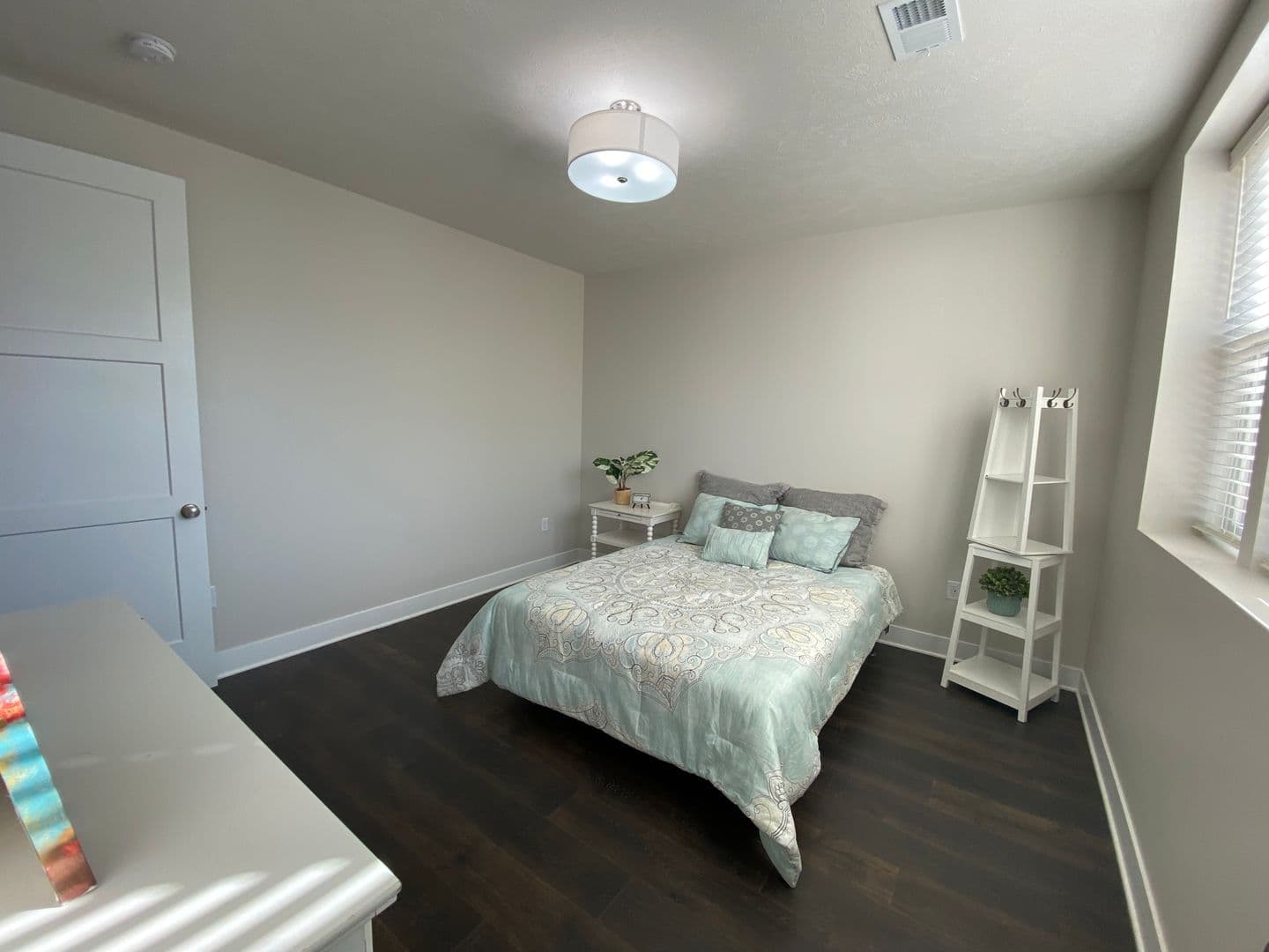 Omaha Apartment: 13108 Lincoln Road
