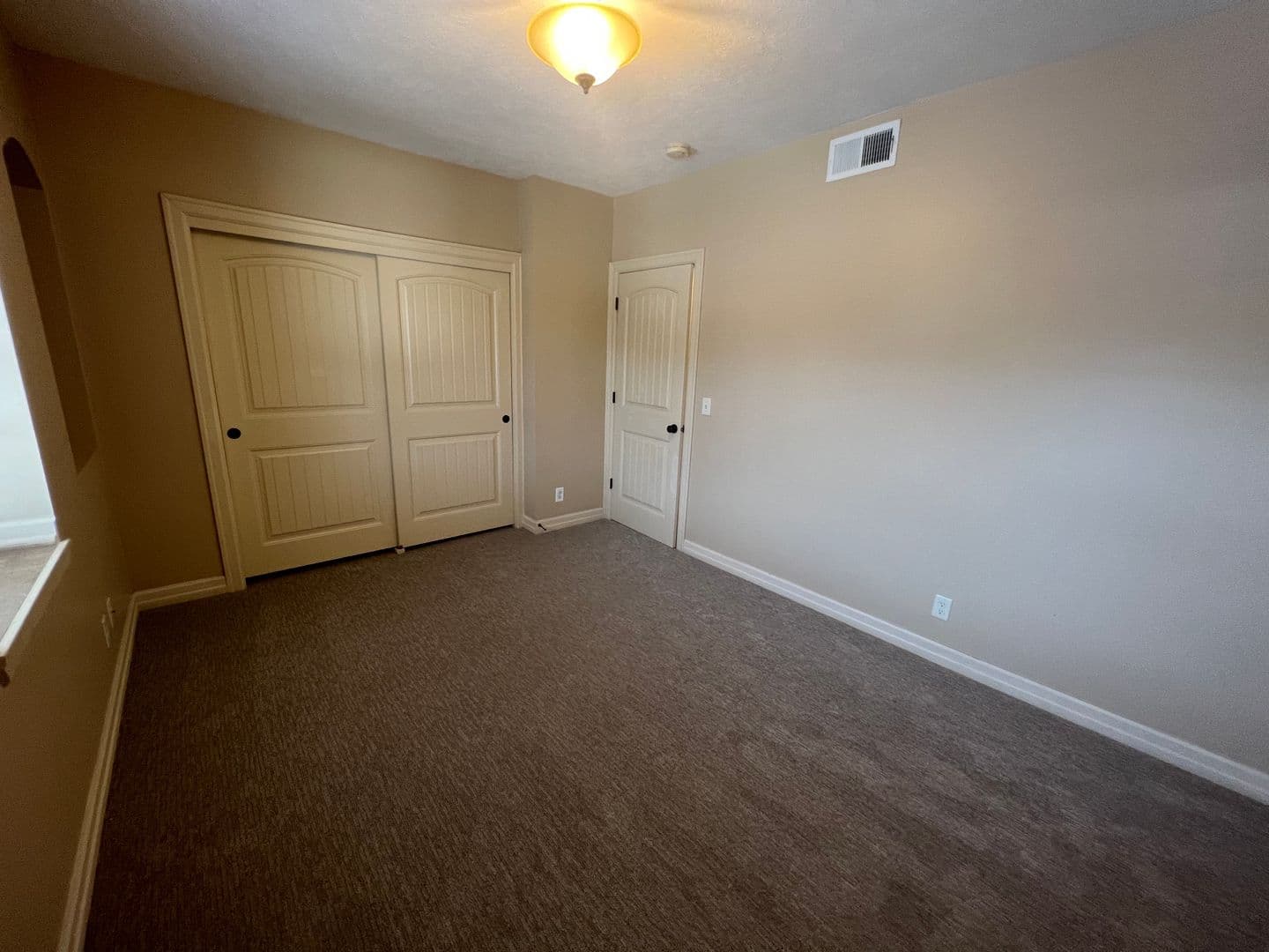 Omaha Apartment: 3007 Jackson Street