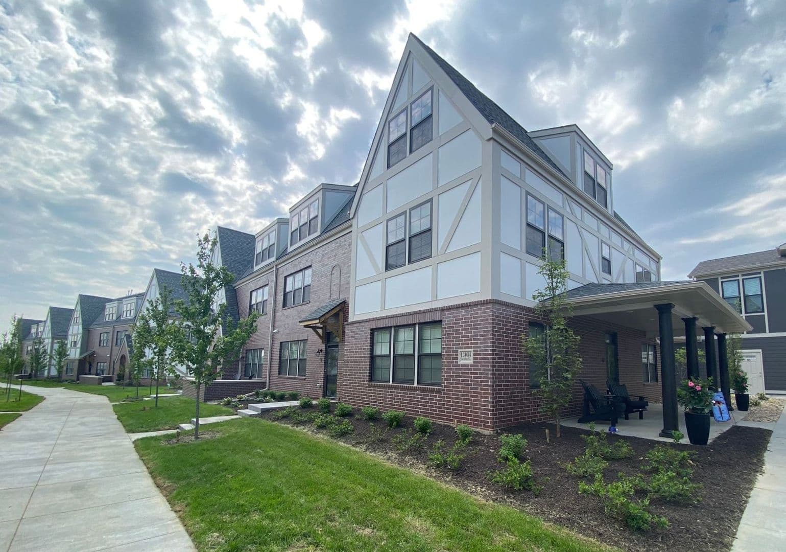 Omaha Apartment: 13108 Lincoln Road