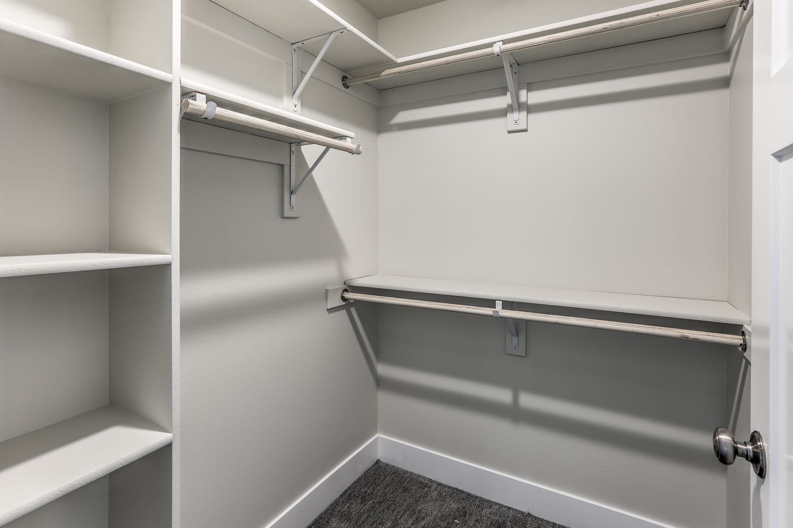 Omaha Apartment: 13178 Lincoln Road