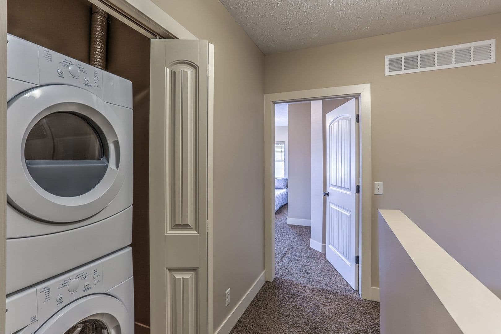 Omaha Apartment: 806 Park Avenue