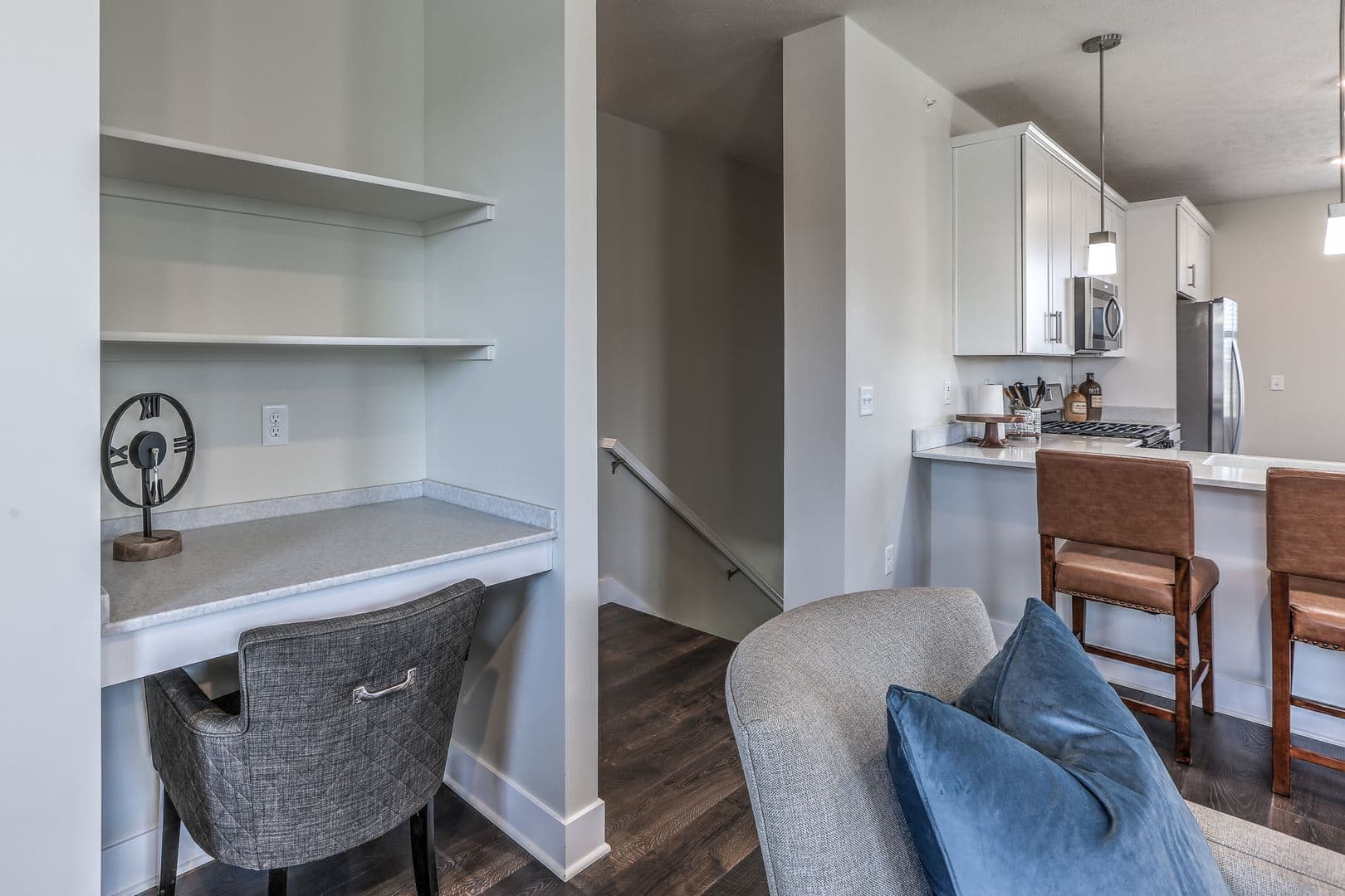 Elkhorn Apartment: 6108 Coventry Drive 102