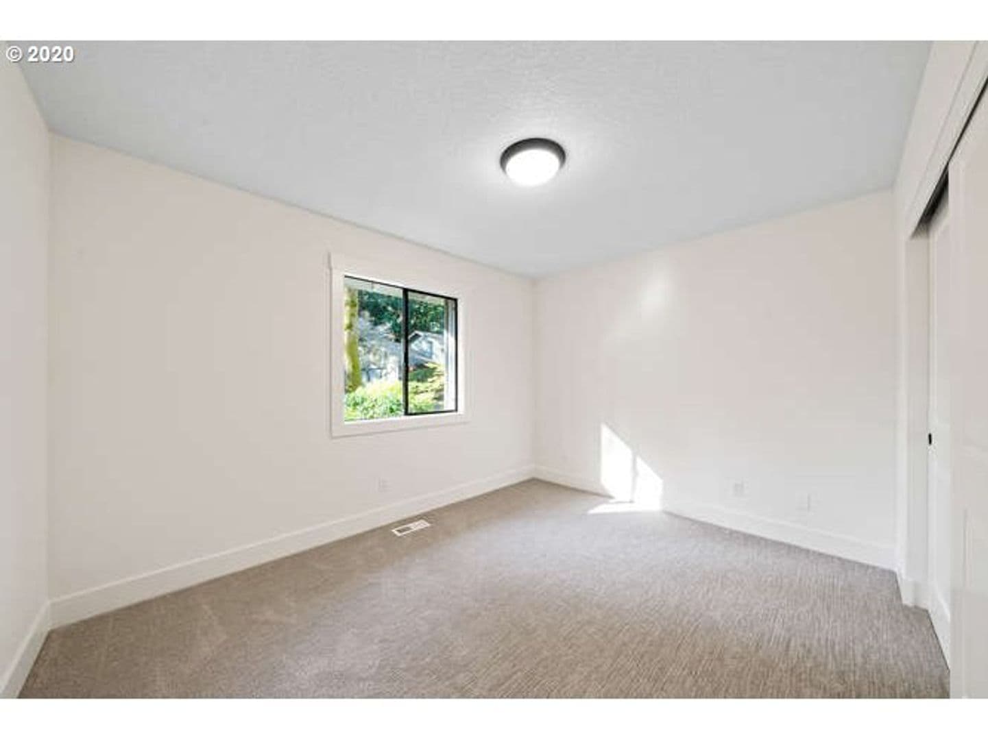 Lake Oswego House: 3745 Division Court