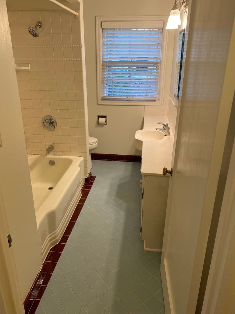 Portland House: 6144 N Willamette Blvd
