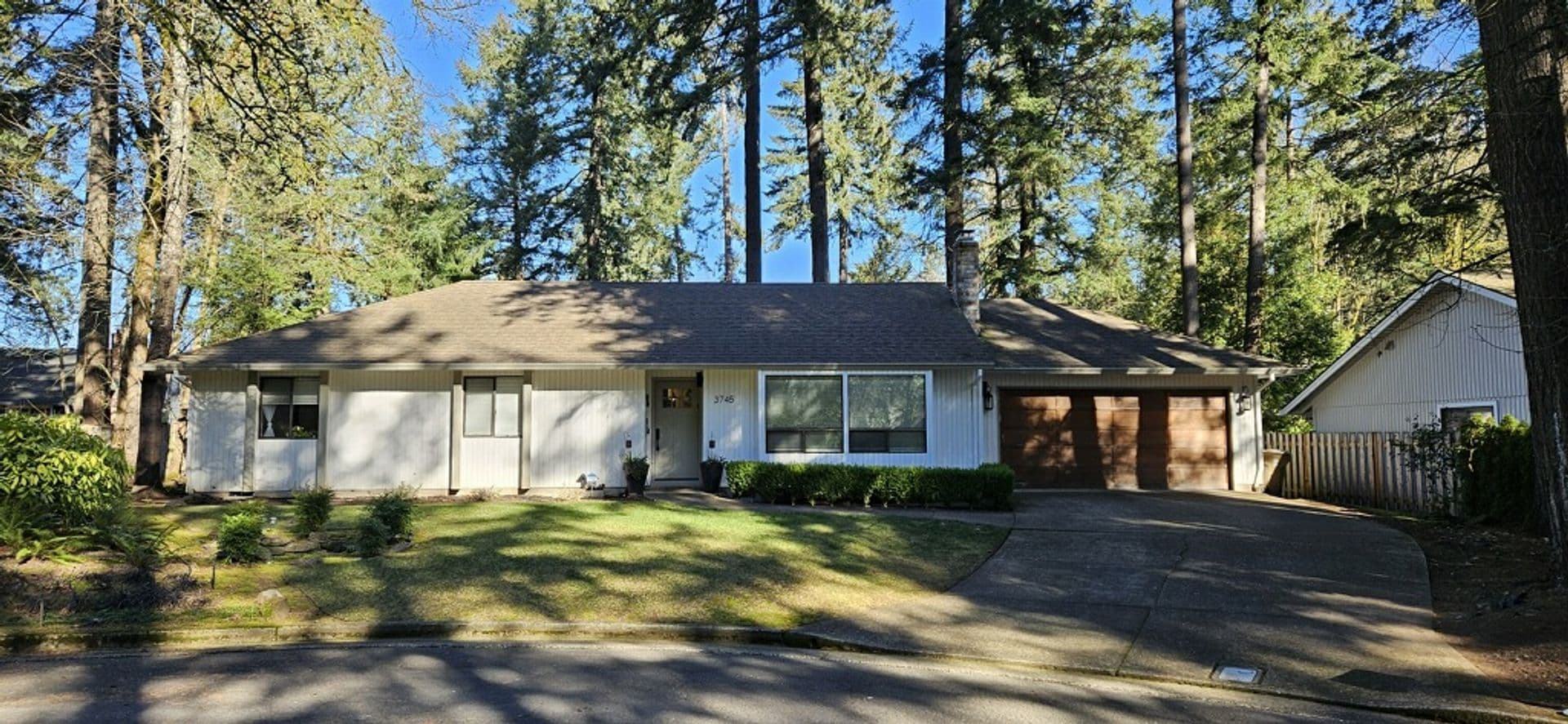 Lake Oswego House: 3745 Division Court