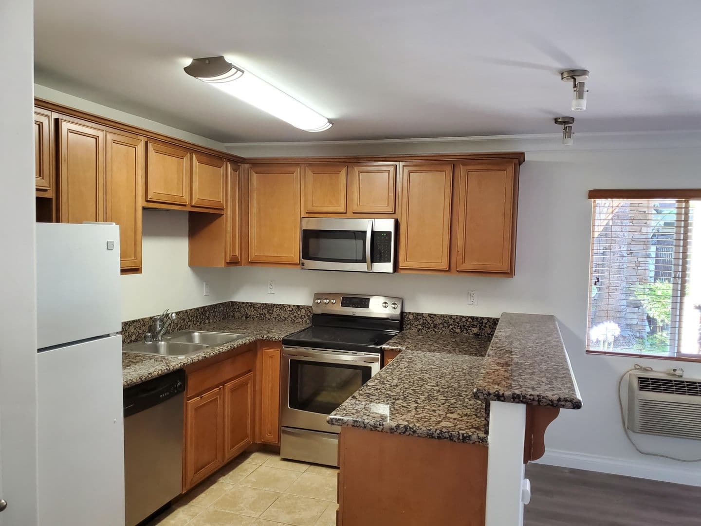 El Cajon House: 800 N. Mollison Ave. #23