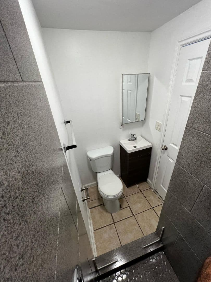 San Ysidro House: 2027 Avenida De La Cruz