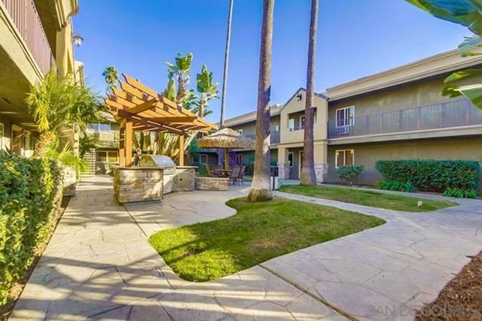 El Cajon House: 800 N. Mollison Ave. #23
