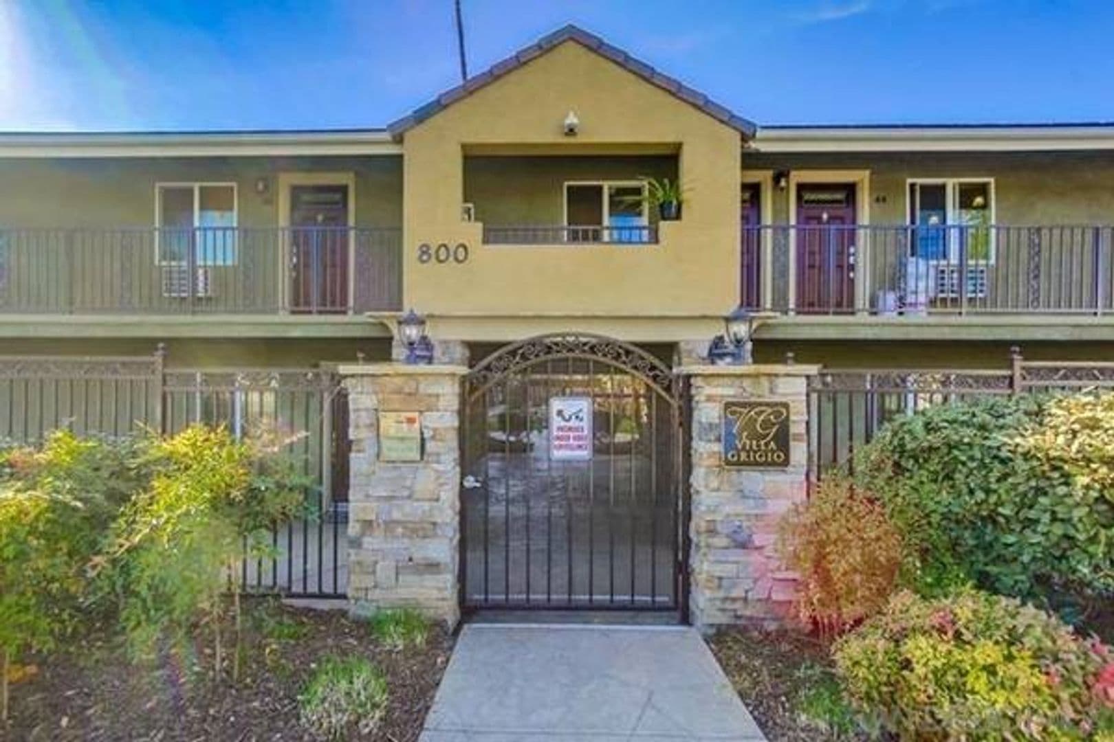 El Cajon House: 800 N. Mollison Ave. #23
