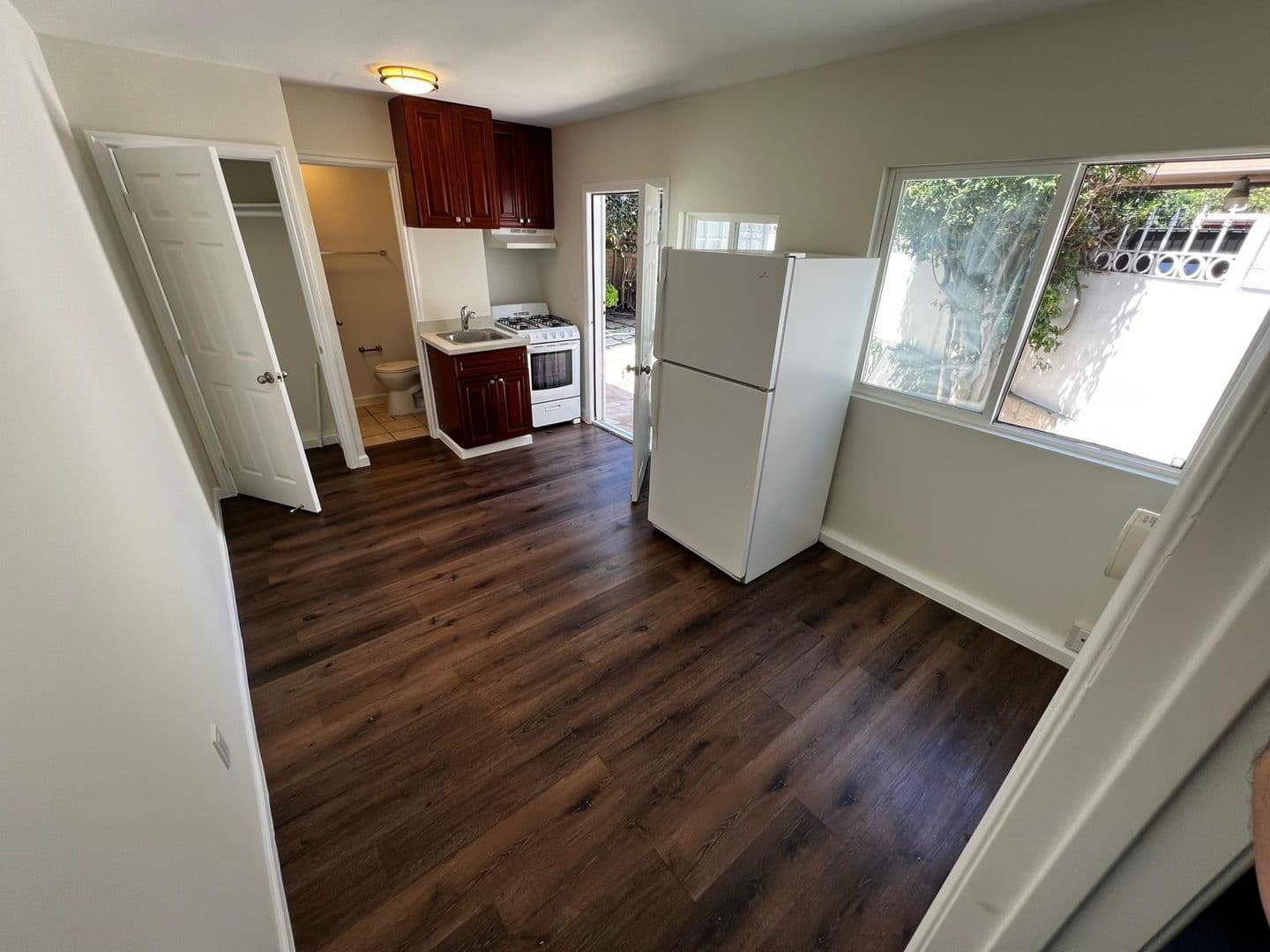 San Ysidro House: 2027 Avenida De La Cruz