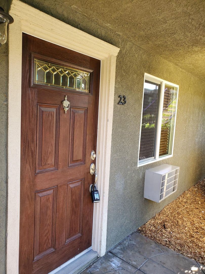El Cajon House: 800 N. Mollison Ave. #23