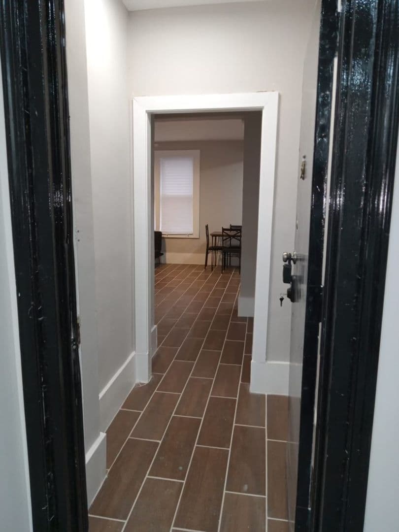 Washington Apartment: 1717 17th Street, NW