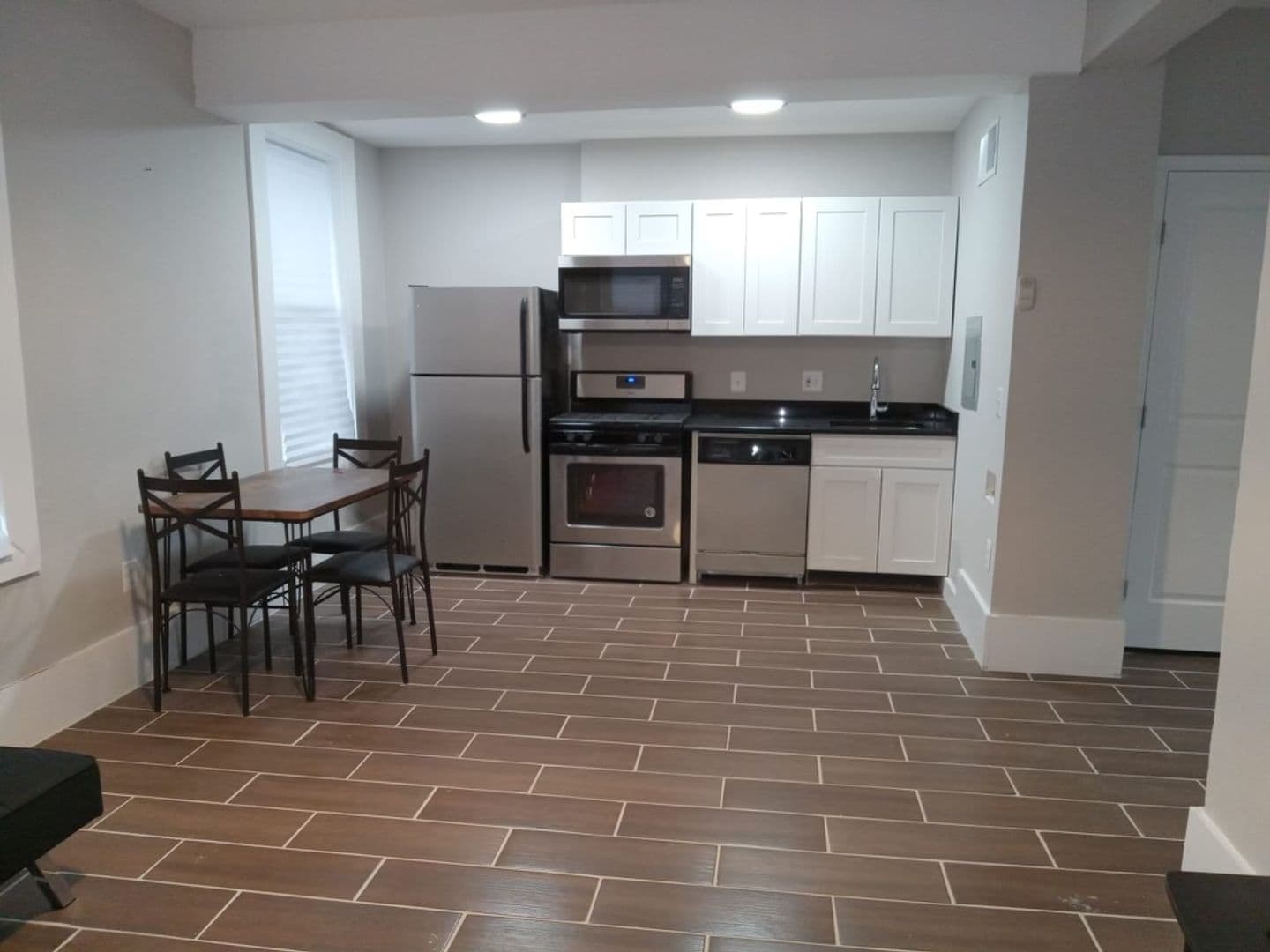 Washington Apartment: 1717 17th Street, NW