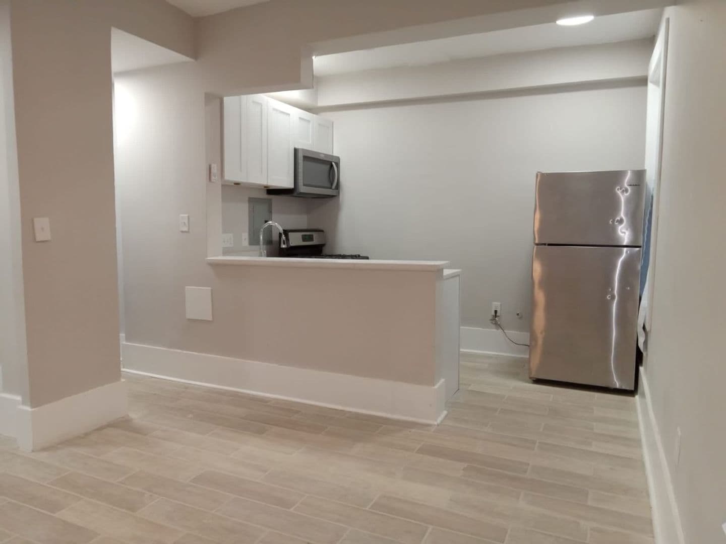 Washington Apartment: 1717 17th Street, NW