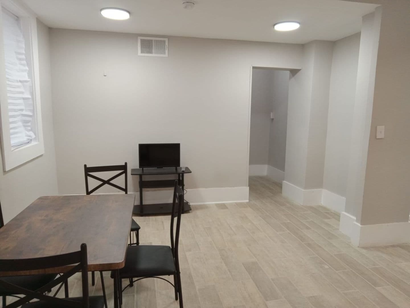 Washington Apartment: 1717 17th Street, NW
