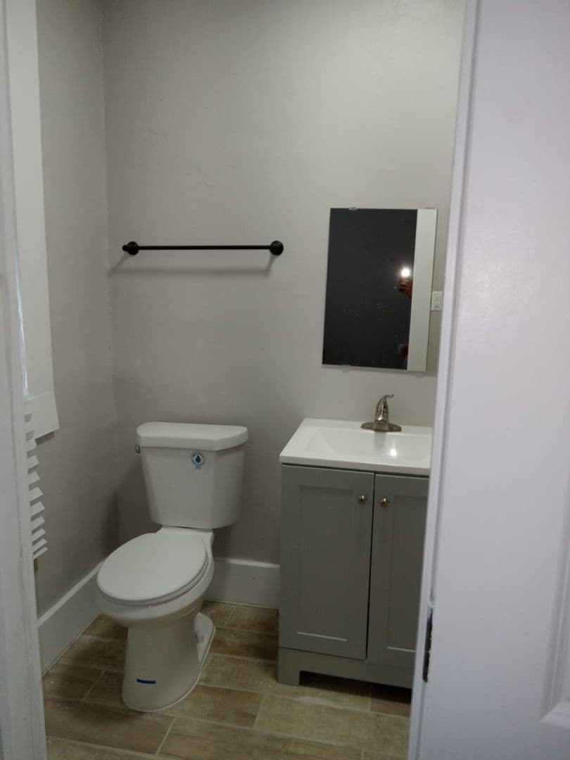 Washington Apartment: 1717 17th Street, NW